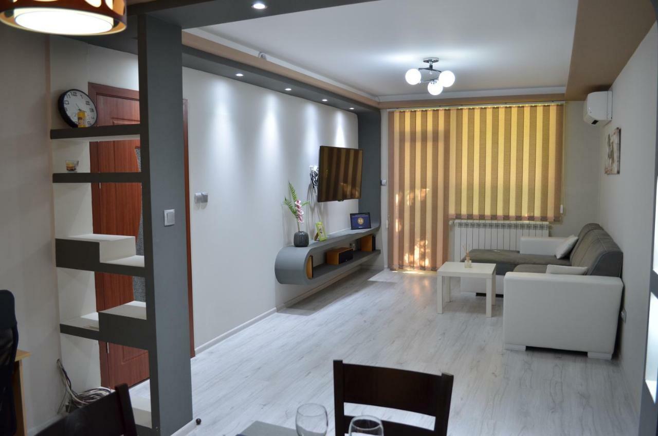 Luxury Apartment Near Varna, Located In Targovishte Bagian luar foto